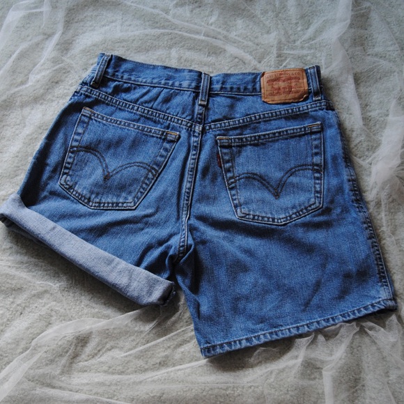 Vintage Levi’s 550 Mom Shorts - Picture 3 of 4